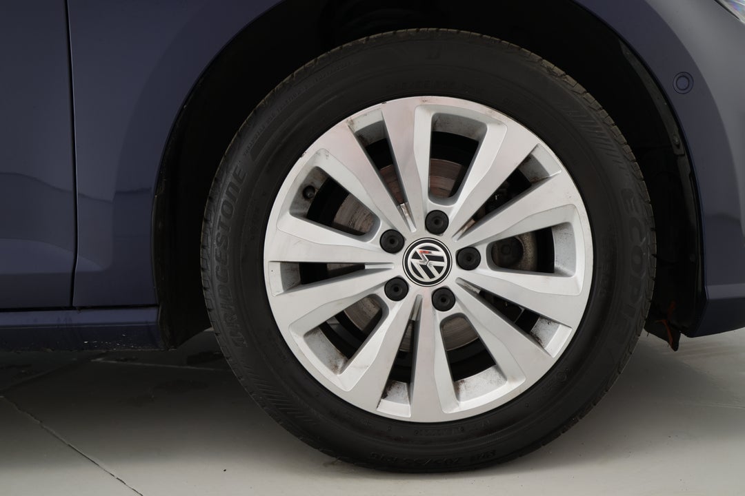 2019 Volkswagen Golf 110 Tsi Trendline, Automatic, 74852 km, Right Front Wheel