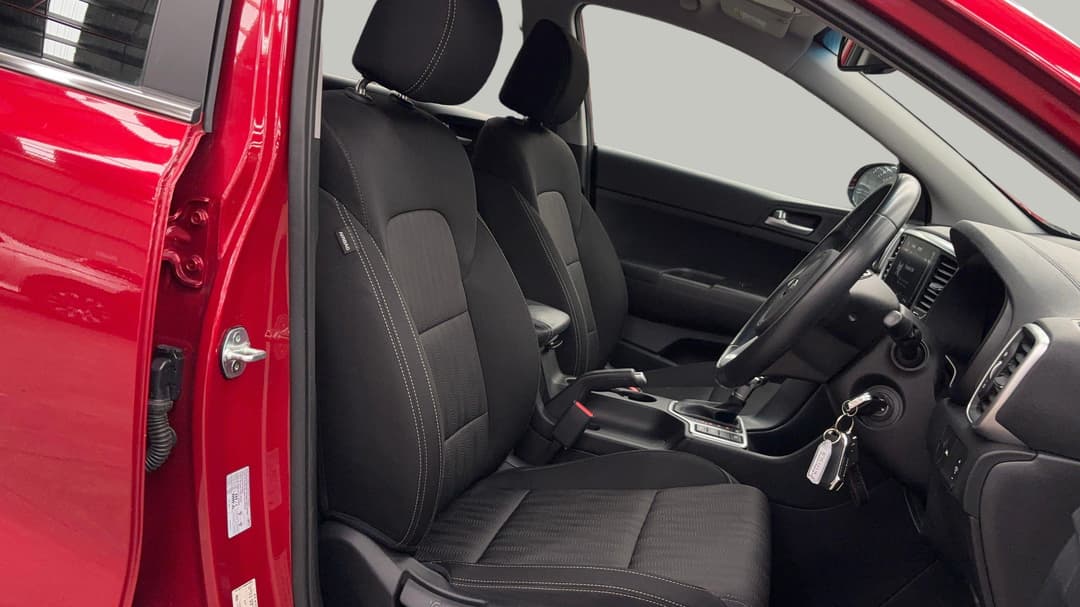 2021 Kia Sportage Sx (FWD), Automatic, 31342 km, Right Side Front Door Cabin View