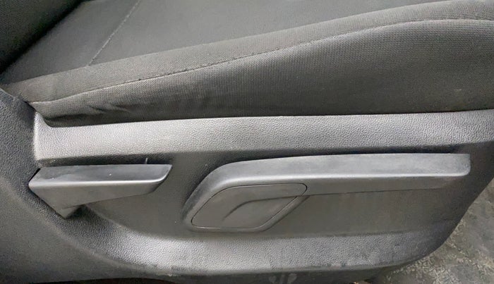 2018 Mahindra KUV 100 NXT K8 P 6 STR, Petrol, Manual, 33,091 km, Driver Side Adjustment Panel