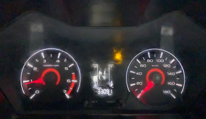 2018 Mahindra KUV 100 NXT K8 P 6 STR, Petrol, Manual, 33,091 km, Odometer Image