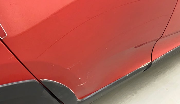 2018 Mahindra KUV 100 NXT K8 P 6 STR, Petrol, Manual, 33,091 km, Right rear door - Minor scratches
