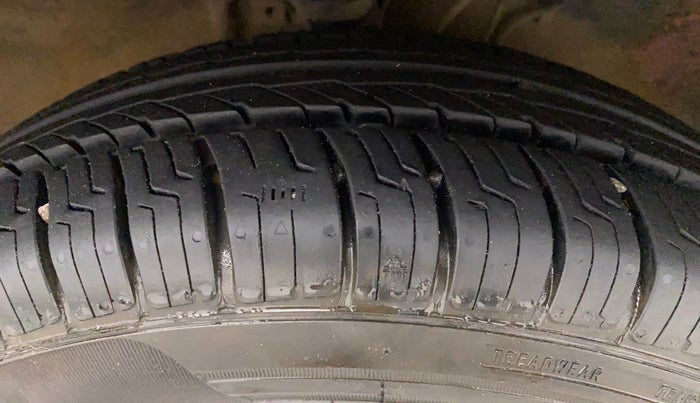 2019 Maruti Alto LXI O, Petrol, Manual, 1,02,415 km, Right Front Tyre Tread