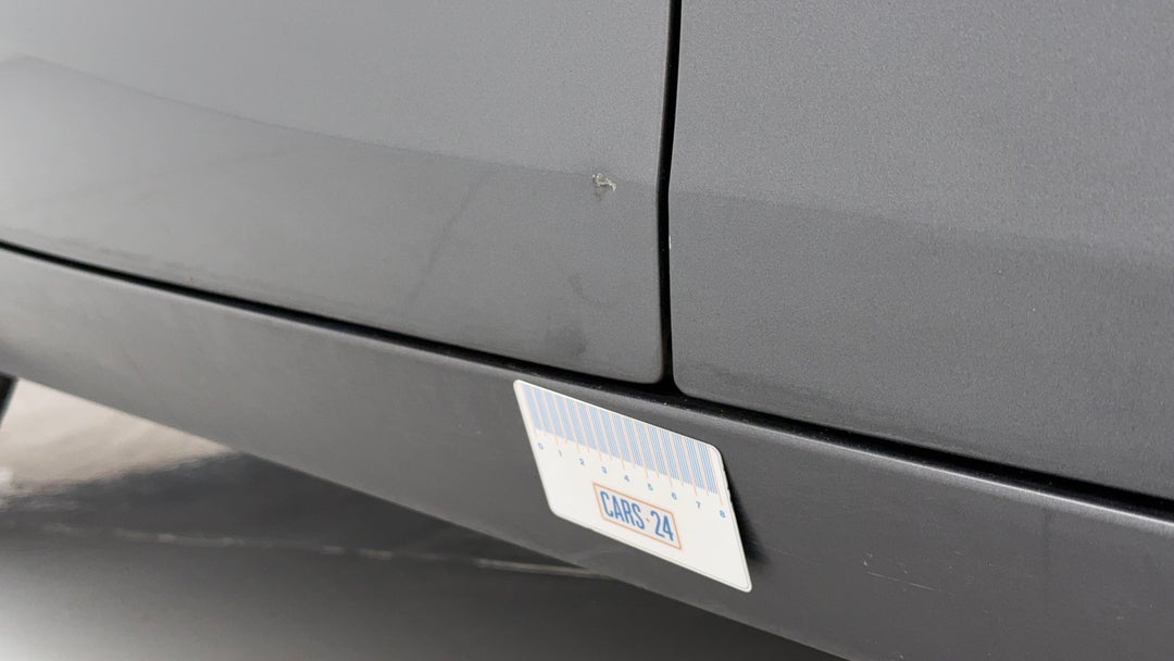 2016 Toyota Camry Altise, Automatic, 99121 km, Doors Rear RHS Dent