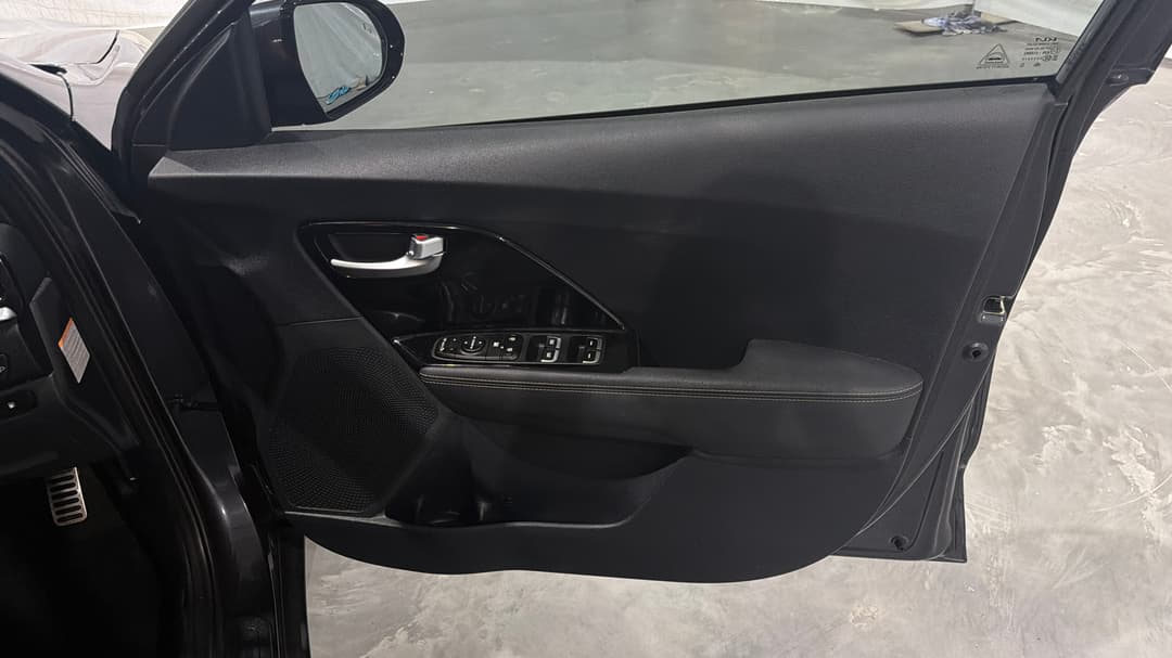 2021 Kia Niro Hev Sport (hybrid), Automatic, 109028 km, Speaker View