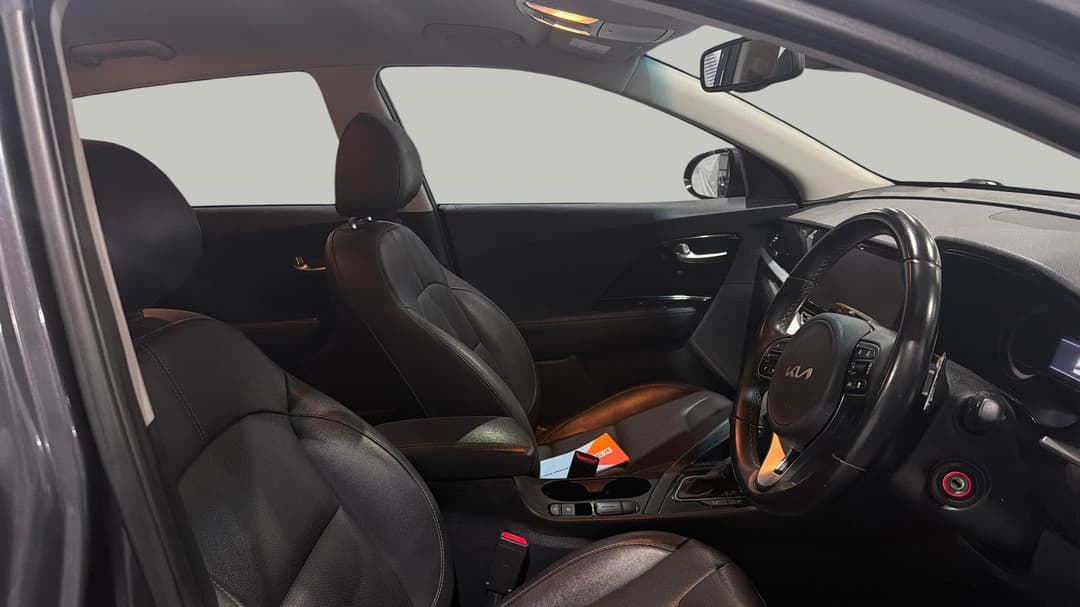 2021 Kia Niro Hev Sport (hybrid), Automatic, 109028 km, Right Side Front Door Cabin View