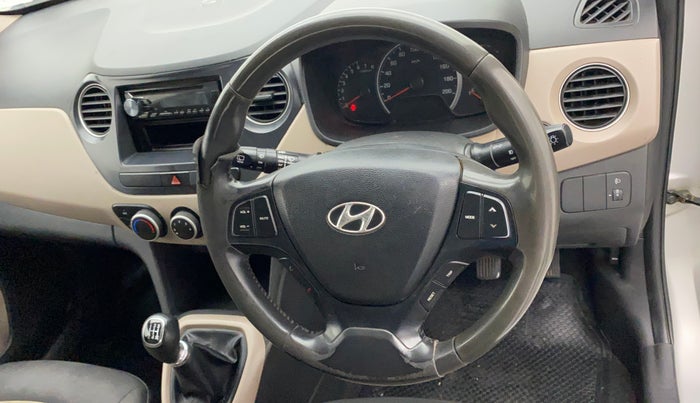 2014 Hyundai Grand i10 ASTA 1.2 KAPPA VTVT, Petrol, Manual, 1,24,340 km, Steering wheel - Steering cover is minor torn