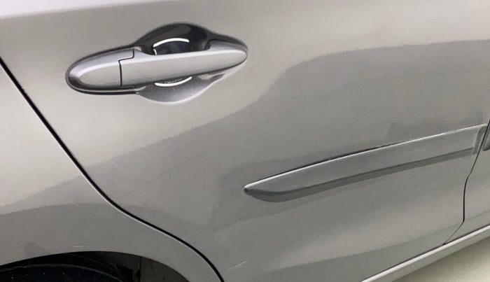 2018 Honda Amaze 1.2L I-VTEC V, Petrol, Manual, 53,242 km, Right rear door - Minor scratches