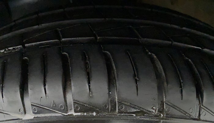 2022 Hyundai GRAND I10 NIOS SPORTZ CNG MT, CNG, Manual, 6,933 km, Left Rear Tyre Tread