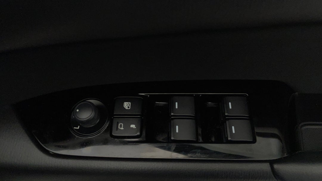 2021 Mazda CX-5 Maxx (FWD), Automatic, 64408 km, Drivers Side Door Panel Controls