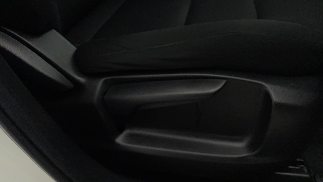 2021 Mazda CX-5 Maxx (FWD), Automatic, 64408 km, Drivers Side Adjustment Panel