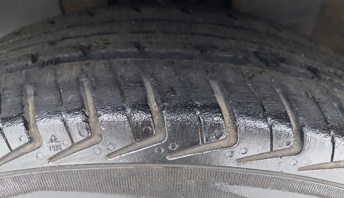 2017 Datsun Redi Go T (O), Petrol, Manual, 53,426 km, Left Front Tyre Tread