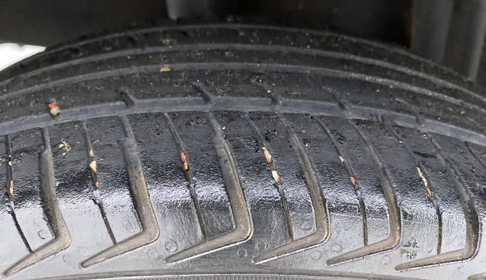 2017 Datsun Redi Go T (O), Petrol, Manual, 53,426 km, Right Rear Tyre Tread