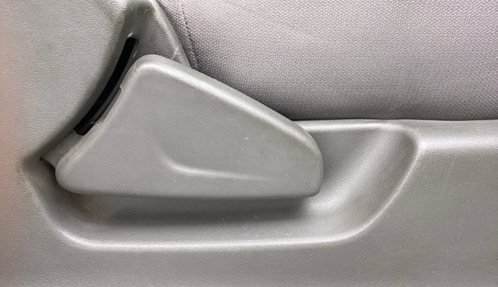 2017 Datsun Redi Go T (O), Petrol, Manual, 53,426 km, Driver Side Adjustment Panel