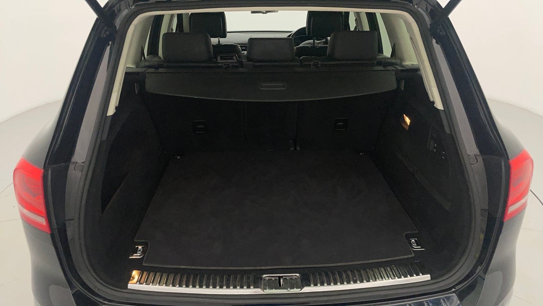 2016 Volkswagen Touareg V6 Tdi, Automatic, 81908 km, Boot Inside View