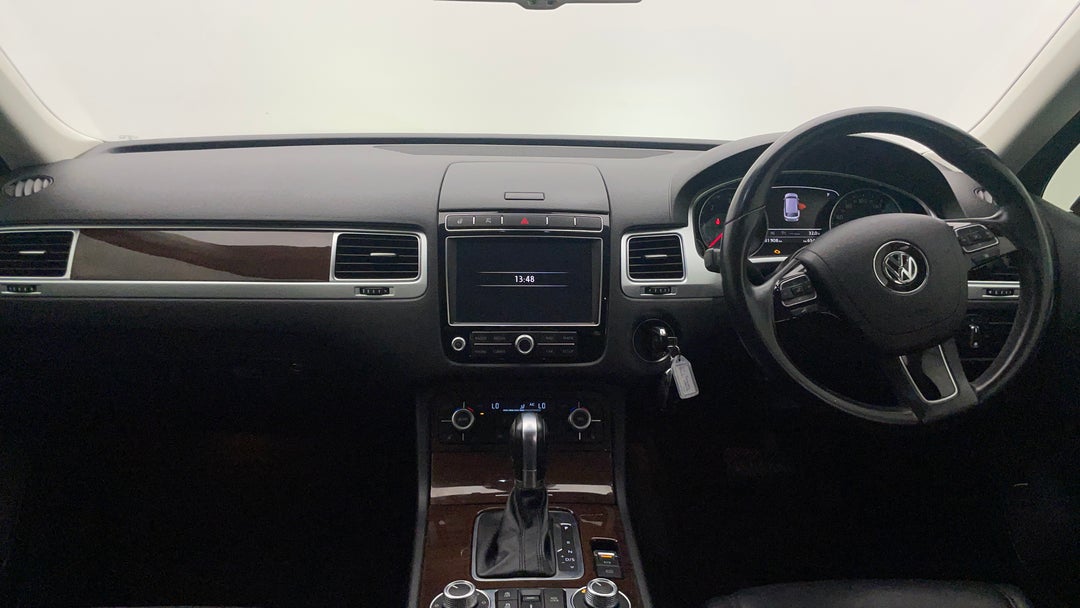 2016 Volkswagen Touareg V6 Tdi, Automatic, 81908 km, Dashboard View