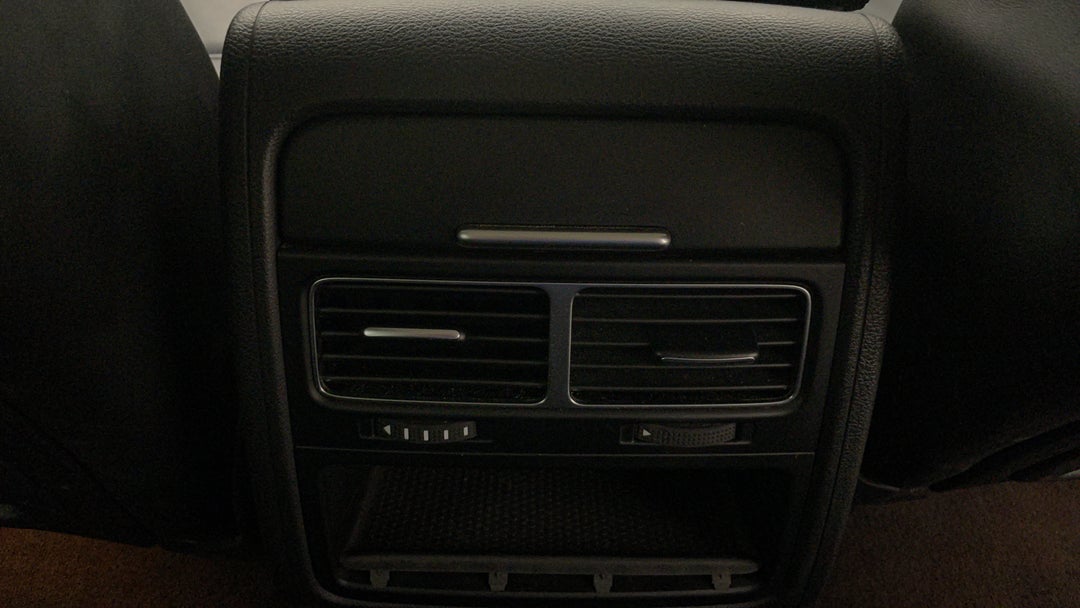 2016 Volkswagen Touareg V6 Tdi, Automatic, 81908 km, Rear A/C Vent
