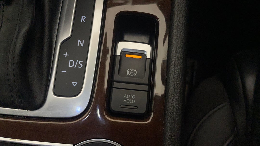 2016 Volkswagen Touareg V6 Tdi, Automatic, 81908 km, Handbrake