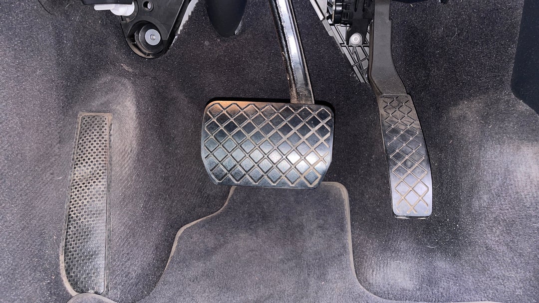 2016 Volkswagen Touareg V6 Tdi, Automatic, 81908 km, Pedals and Footmat