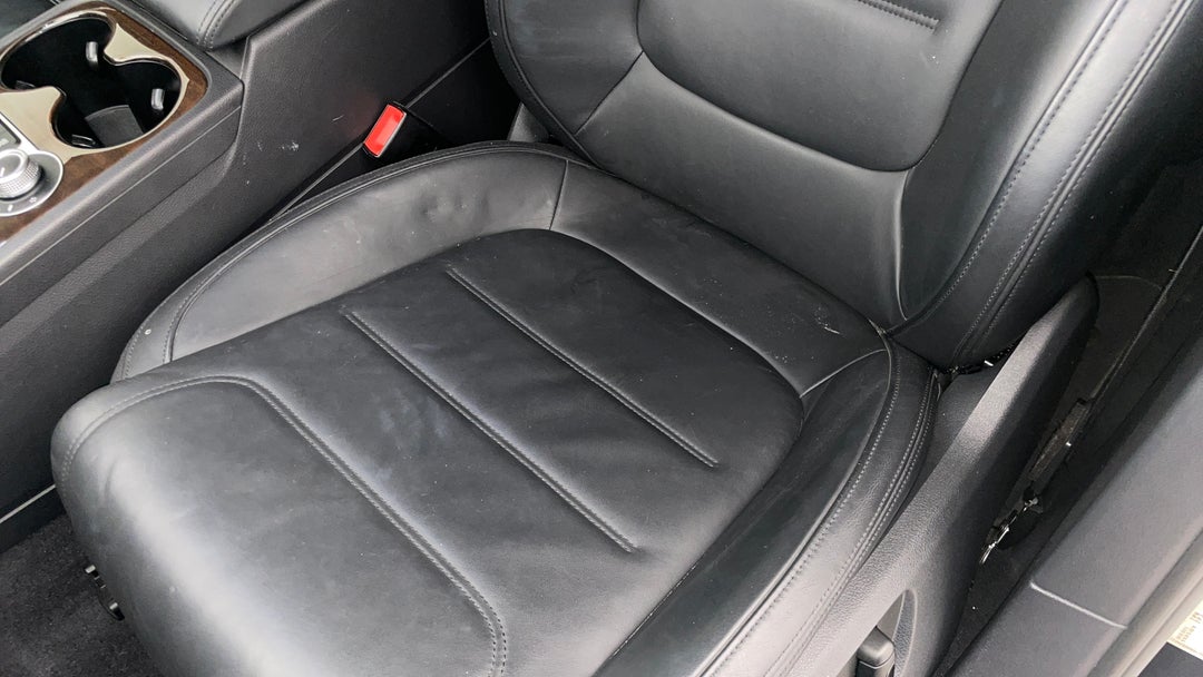 2016 Volkswagen Touareg V6 Tdi, Automatic, 81908 km, Seats Front LHS Stain