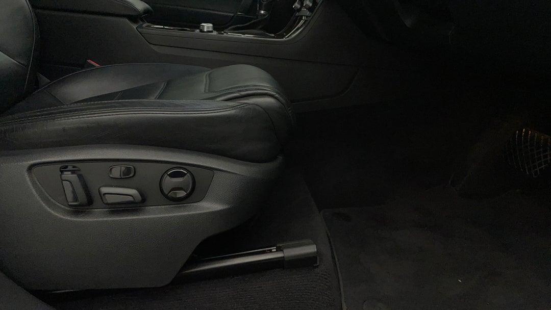 2016 Volkswagen Touareg V6 Tdi, Automatic, 81908 km, Drivers Side Adjustment Panel