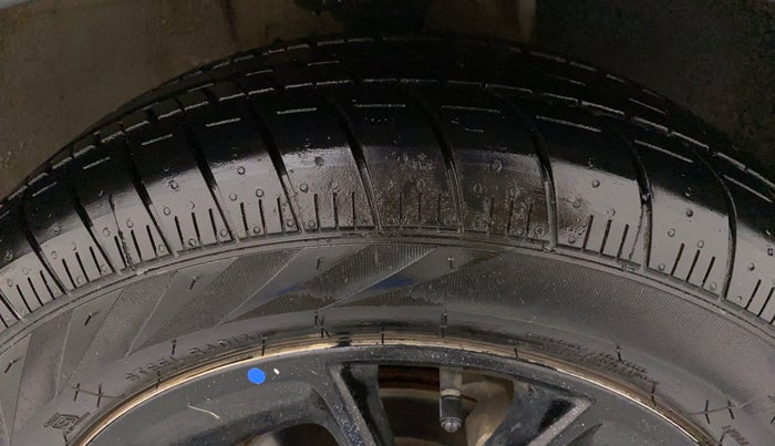 2018 Maruti IGNIS ZETA 1.2 K12, Petrol, Manual, 73,944 km, Right Front Tyre Tread
