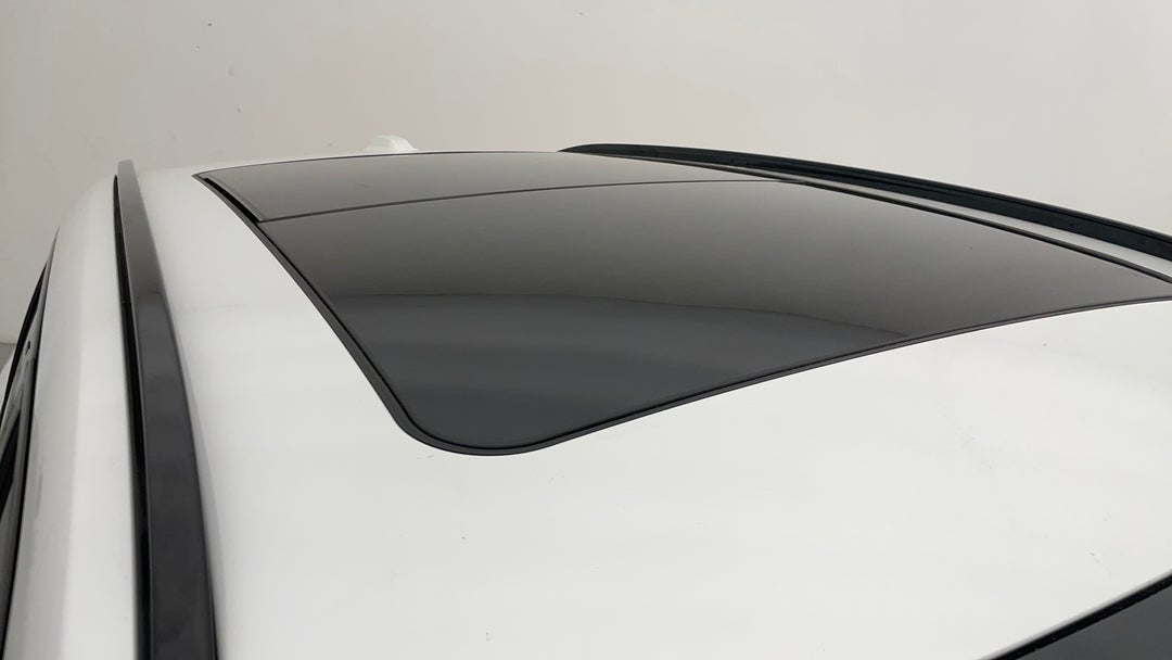 2023 BMW X1 xDrive20i M Sport, Automatic, 30578 km, Roof/Sunroof View