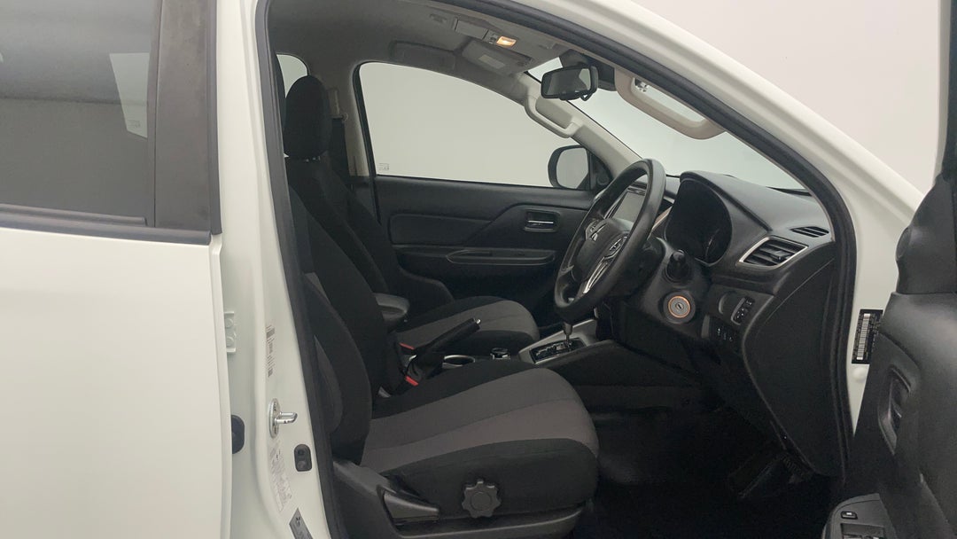2019 Mitsubishi Triton Glx Plus (4x4), Automatic, 103089 km, Right Side Front Door Cabin View