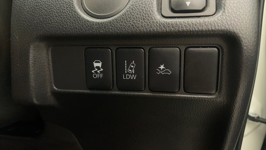 2019 Mitsubishi Triton Glx Plus (4x4), Automatic, 103089 km, Utility Switches/Buttons