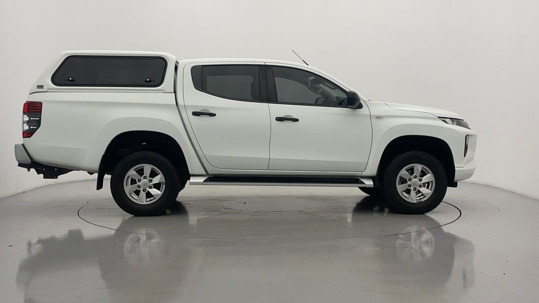 2019 Mitsubishi Triton Glx Plus (4x4), Automatic, 103089 km, Right Side View