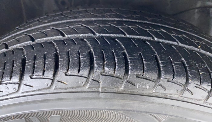 2014 Honda Amaze 1.2 SX MT I VTEC, Petrol, Manual, 17,901 km, Right Front Tyre Tread