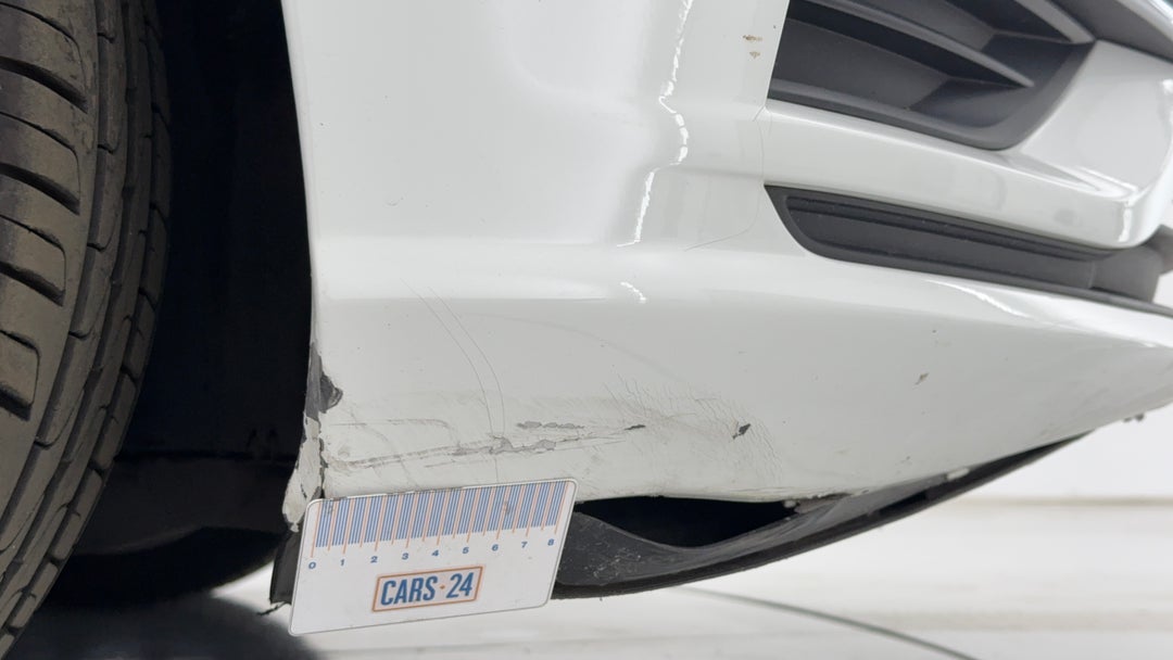 2017 Volkswagen Golf 110 Tsi Comfortline, Automatic, 50240 km, Bumper Front Paint flaking