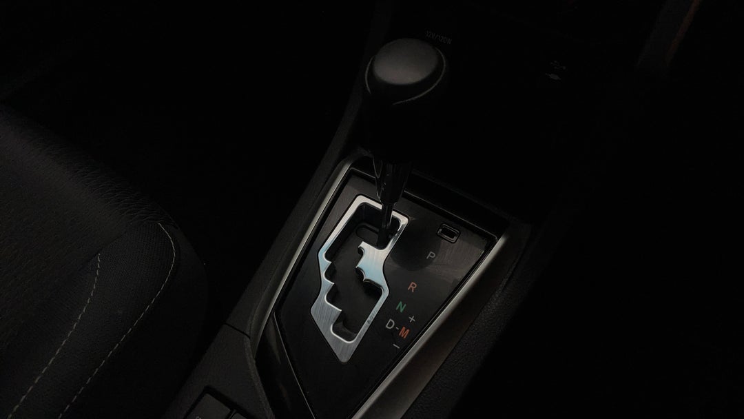 2017 Toyota Corolla Ascent, Automatic, 82899 km, Gear Lever 