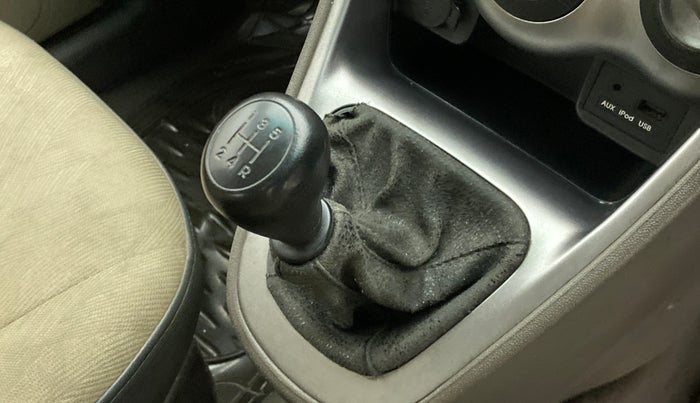 2012 Hyundai i10 SPORTZ 1.2 KAPPA2, Petrol, Manual, 69,981 km, Gear lever - Knob cover torn