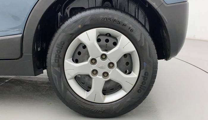 2020 Mahindra XUV300 W6 1.5 DIESEL, Diesel, Manual, 1,16,106 km, Left Rear Wheel