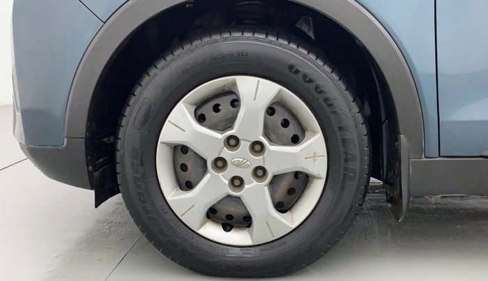 2020 Mahindra XUV300 W6 1.5 DIESEL, Diesel, Manual, 1,16,106 km, Left Front Wheel