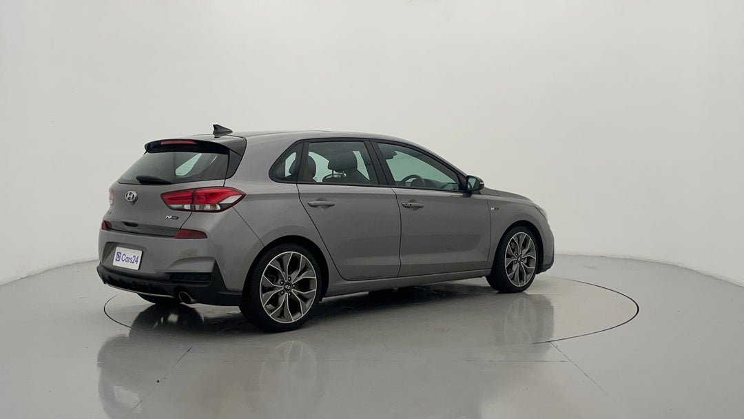 Right Back Diagonal (45- Degree) View