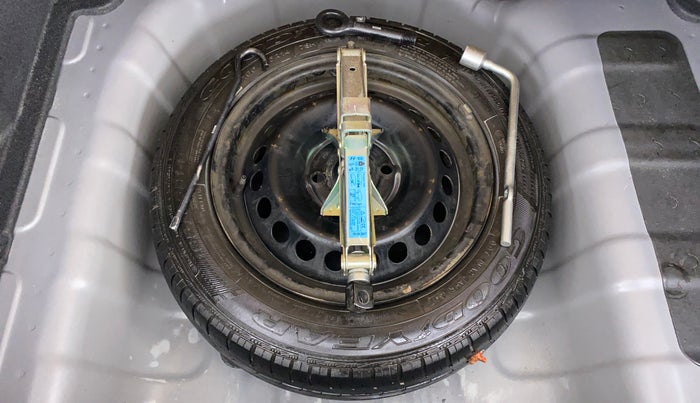 2017 Hyundai Xcent E PLUS, Petrol, Manual, 41,989 km, Spare Tyre