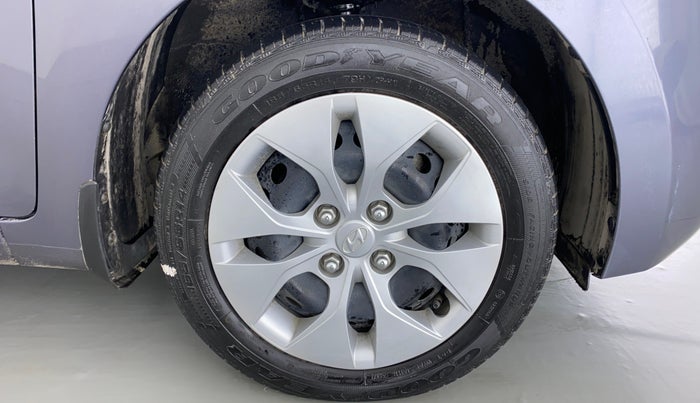 2017 Hyundai Xcent E PLUS, Petrol, Manual, 41,989 km, Right Front Wheel