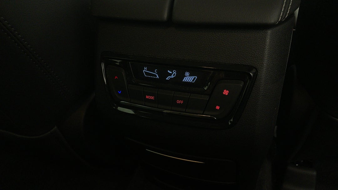 2023 LDV D90 (2WD), Automatic, 28472 km, Rear A/C Vent