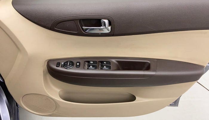 2010 Hyundai i20 SPORTZ 1.2 O, Petrol, Manual, 47,807 km, Driver Side Door Panels Control