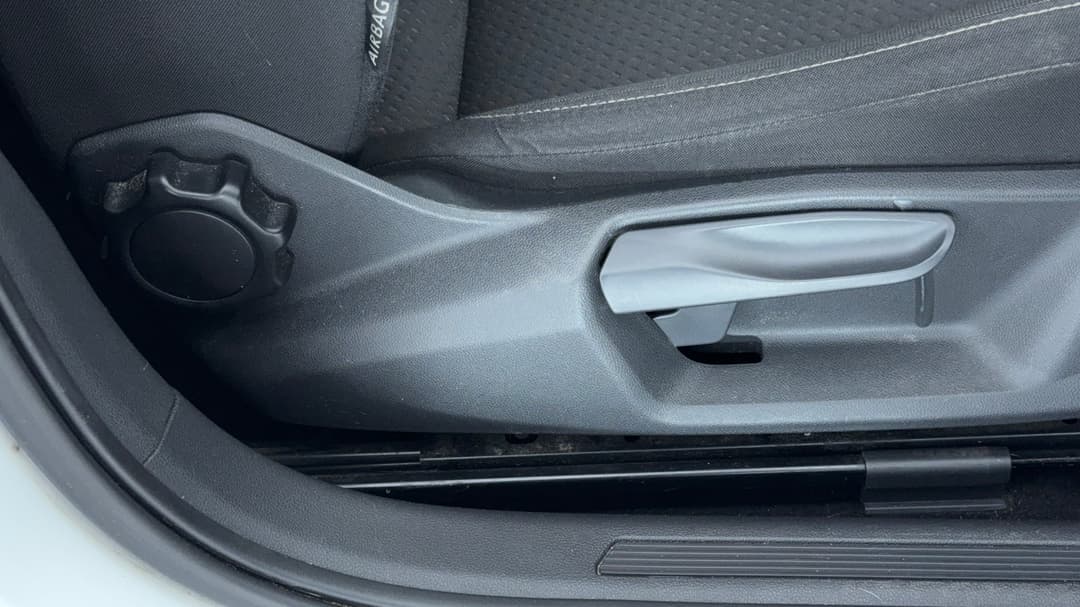 2019 Volkswagen Polo 85tsi Comfortline, Automatic, 44967 km, Drivers Side Adjustment Panel