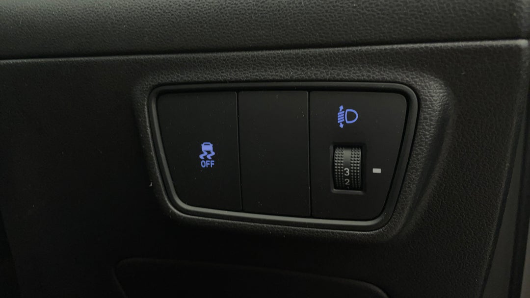 2023 Hyundai Tucson (FWD), Automatic, 46776 km, Utility Switches/Buttons