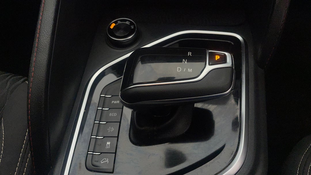 2022 LDV T60 Max Pro (4x4), Automatic, 67185 km, Gear Lever 