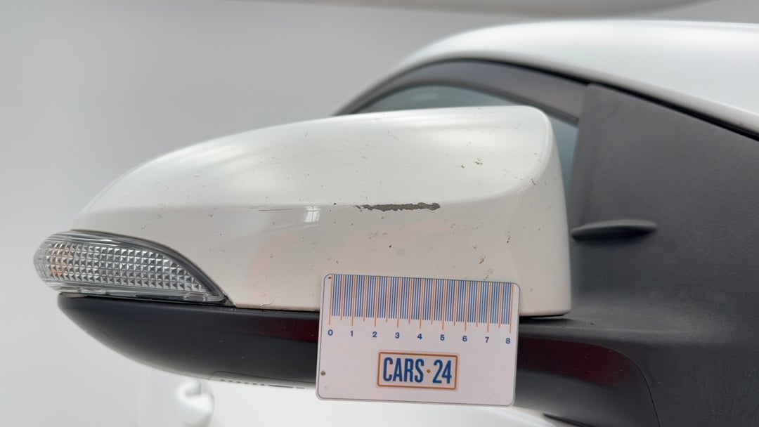 2016 Toyota Corolla Ascent, Automatic, 74380 km, Side Mirrors Housing RHS Scratch