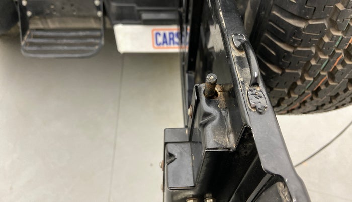 2019 Mahindra Thar CRDI 4x4 6str AC, Diesel, Manual, 34,107 km, Dicky (Boot door) - Trim lock has minor damage