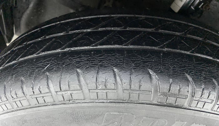 2013 Maruti Swift VDI, Diesel, Manual, 71,824 km, Left Front Tyre Tread