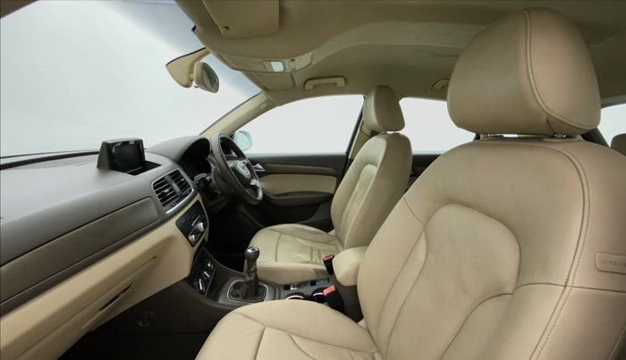 2014 Audi Q3 2.0 TDI MT S EDITION, Diesel, Manual, 94,146 km, Right Side Front Door Cabin