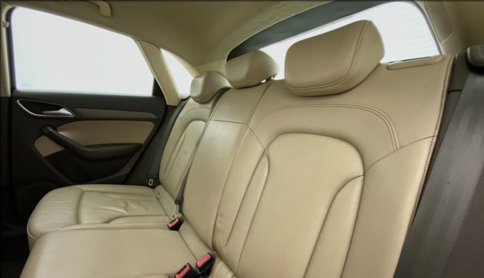 2014 Audi Q3 2.0 TDI MT S EDITION, Diesel, Manual, 94,146 km, Right Side Rear Door Cabin