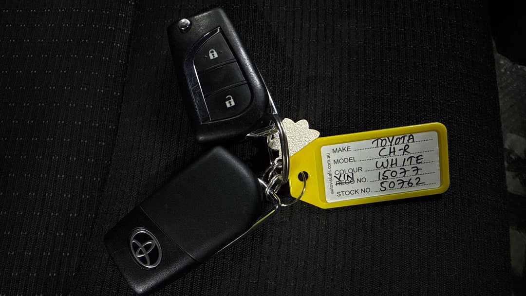 2019 Toyota C-HR (2WD), Automatic, 39020 km, Key Close-up