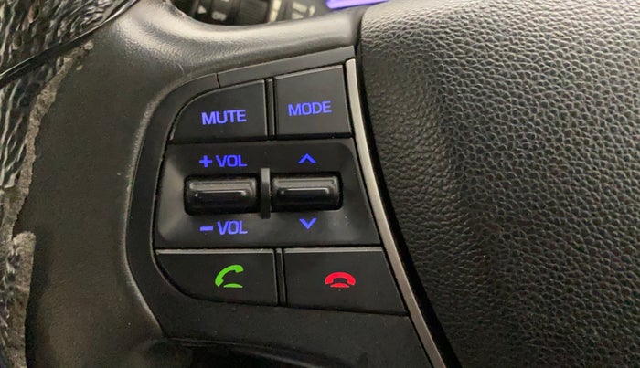2016 Hyundai i20 Active 1.2 SX, Petrol, Manual, 77,978 km, Steering wheel - Sound system control has minor damage